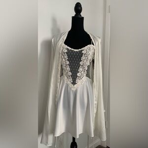 NEW - IVORY BRIDAL GIFT NEGLIGEE SET WITH MATCHING ROBE - FLORA NIKROOZ  - NWT